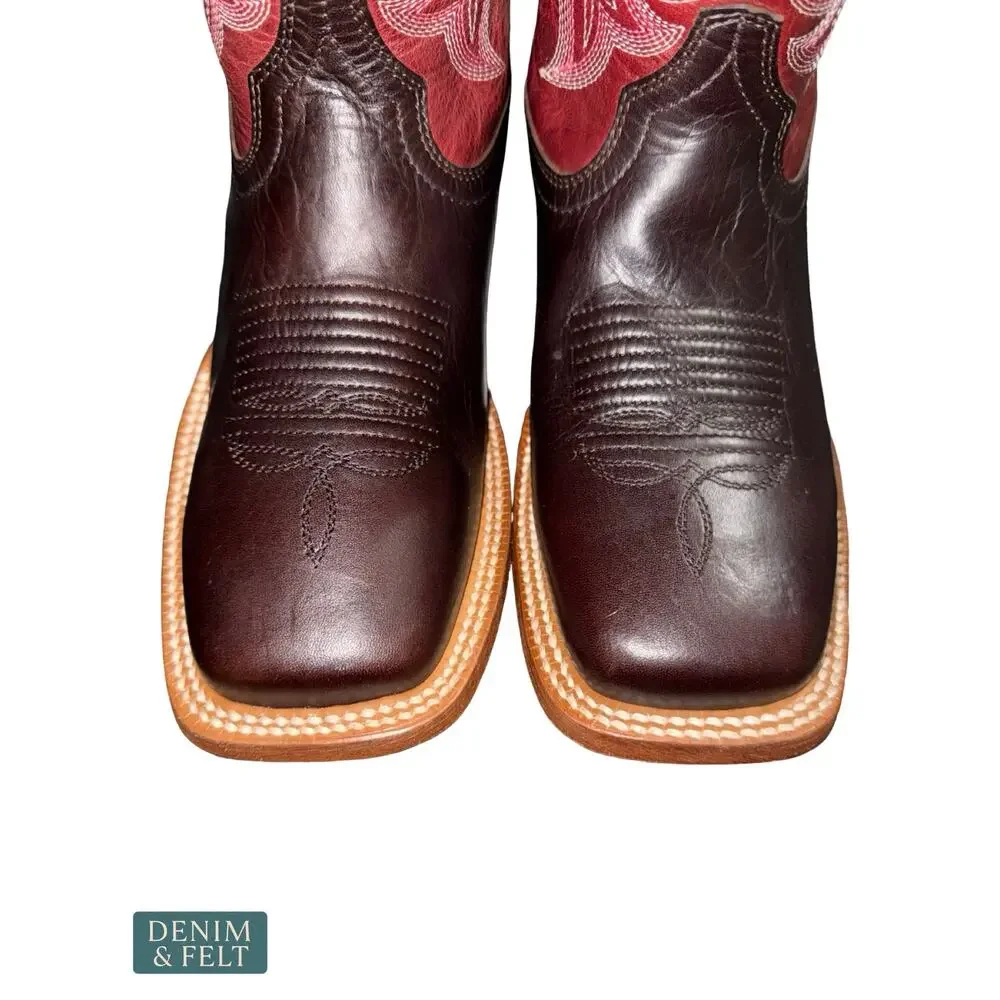 Ariat •	brand 	•	style